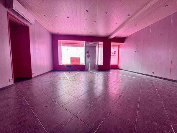 Rare opportunité à Vieux-Charmont : Immeuble mixte composé d'un local commercial de 300 m² + un appartement F6 de 165 m²