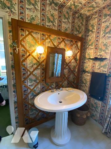 Au c?ur du Parc naturel des Volcans d'Auvergne, cette belle demeure de caractère, à l'abri des ...