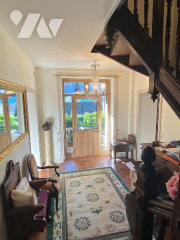 Au c?ur du Parc naturel des Volcans d'Auvergne, cette belle demeure de caractère, à l'abri des ...