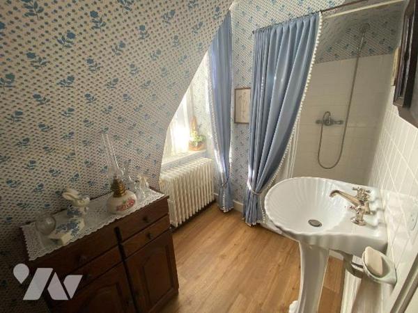 Au c?ur du Parc naturel des Volcans d'Auvergne, cette belle demeure de caractère, à l'abri des ...