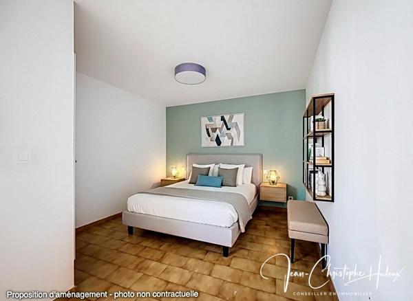 30000  NIMES - studio 36 m2 + 15 m2 Amenagement comble possible