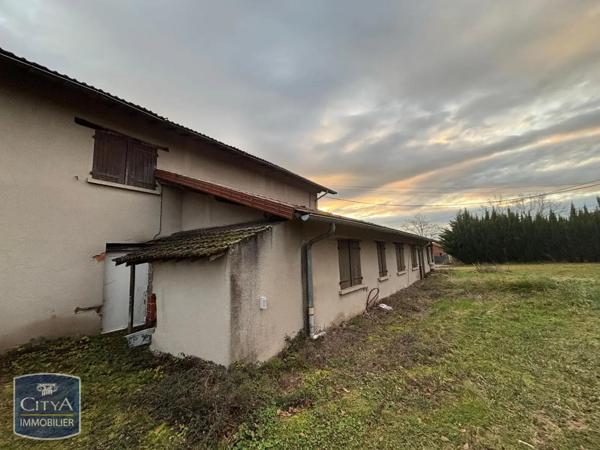 Local professionnel à vendre 840m²