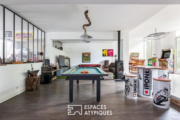 Ancien bâtiment industriel réhabilité de près de 900m2