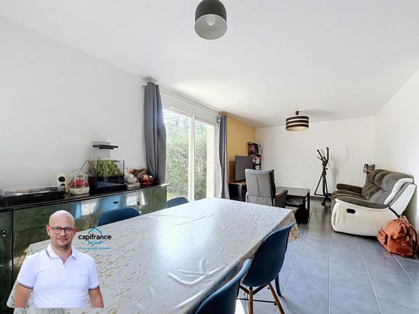 Maison 3 chambres – Jumelée par le garage – Terrain d'environ 450 m² – Saint-Genix-les-Villages