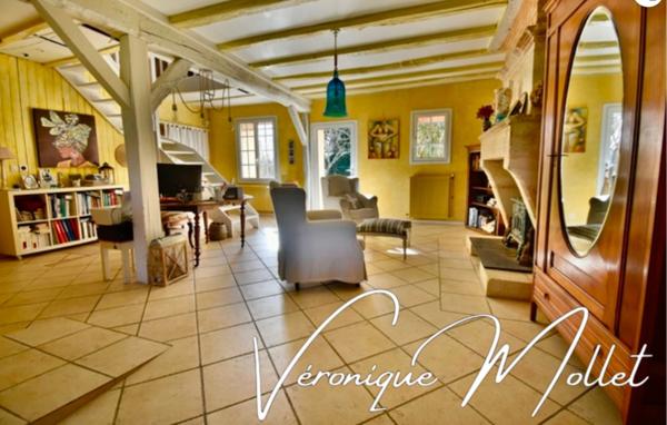 CHARMANT VILLAGE AUX PORTES DE LATRESNE - 20 MINUTES BORDEAUX CENTRE