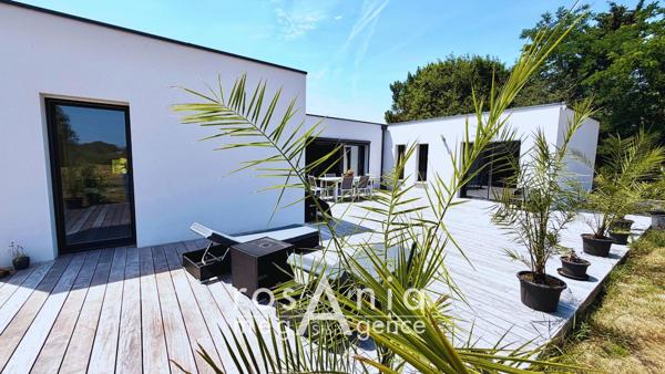 Maison à TALMONT-SAINT-HILAIRE, 85440 - 6 pièces 245m²