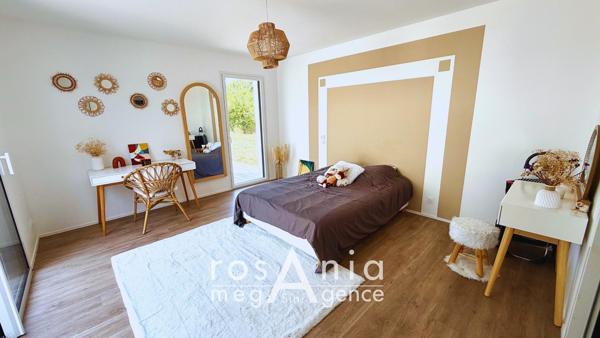 Maison à TALMONT-SAINT-HILAIRE, 85440 - 6 pièces 245m²