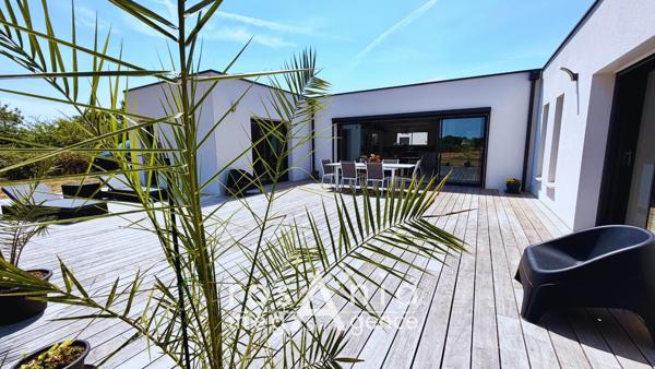 Maison à TALMONT-SAINT-HILAIRE, 85440 - 6 pièces 245m²