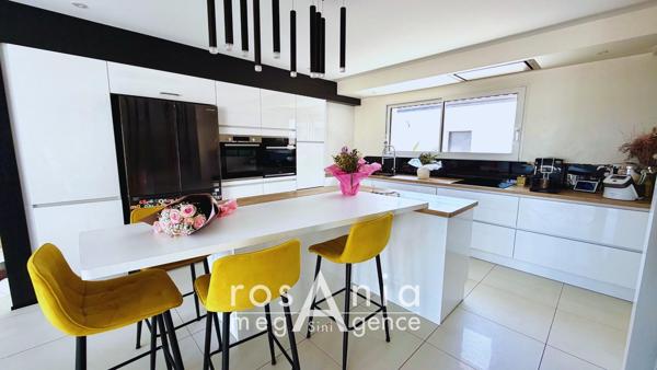 Maison à TALMONT-SAINT-HILAIRE, 85440 - 6 pièces 245m²