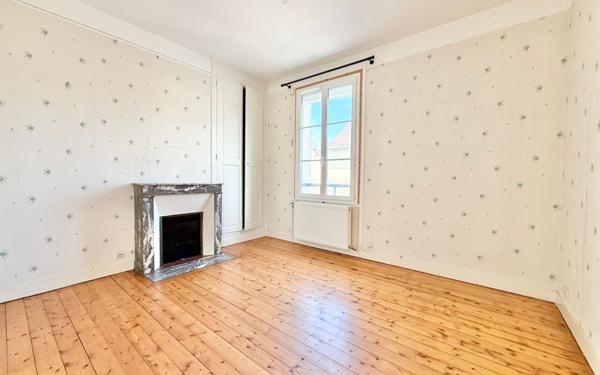 Maison à vendre    7 pièces • 159 m2 Chartres