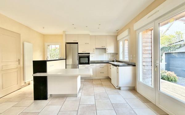Maison à vendre    7 pièces • 159 m2 Chartres