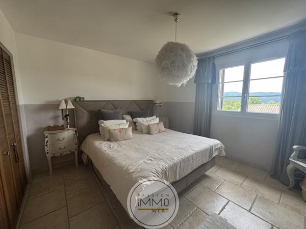 Maison 6 pièce(s) 4 chambre(s) 151.45 m²