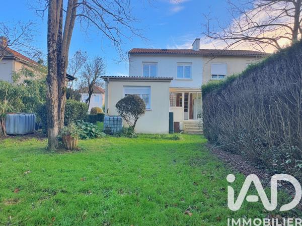 Maison à vendre 4 pièces 79 m² Sauzé-Vaussais