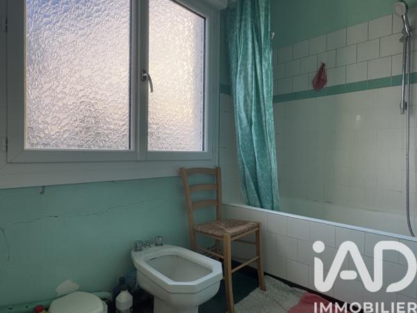 Maison à vendre 4 pièces 79 m² Sauzé-Vaussais