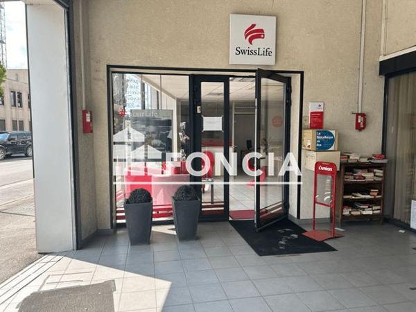 Location Local commercial 3 pièces 67 m² - 25 AVENUE DU GENERAL DE GAULLE Laon 02000