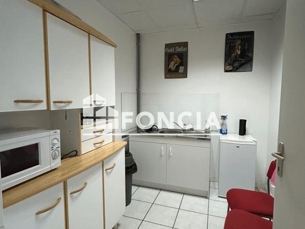 Location Local commercial 3 pièces 67 m² - 25 AVENUE DU GENERAL DE GAULLE Laon 02000