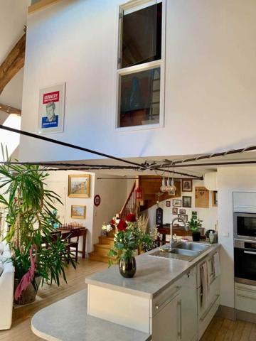 Immeuble - Saint-cyprien Bel immeuble ancien au coeur d'un village médiéval du Périgord Noir