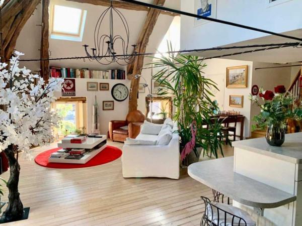 Immeuble - Saint-cyprien Bel immeuble ancien au coeur d'un village médiéval du Périgord Noir