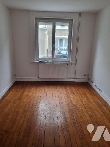 A VENDRE  charmante maison de 101m² offrant une belle luminosité et une vue mer.
elle se compo...