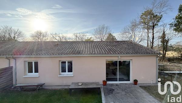 Maison 4 pièces de 97 m² à Hourtin (33990)