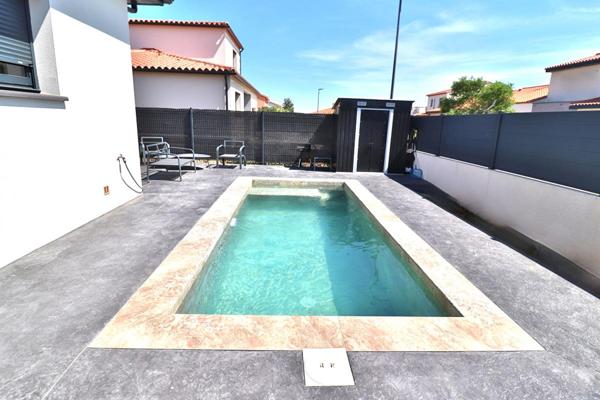 Villa  4 pièce(s) 102 m2 sur un terrain de 336m² avec piscine