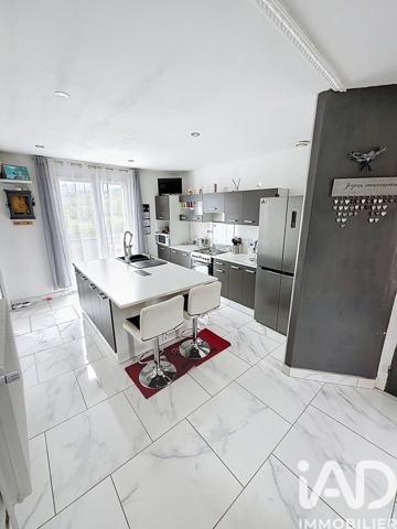 Maison à vendre 6 pièces 139 m² Injoux-Génissiat