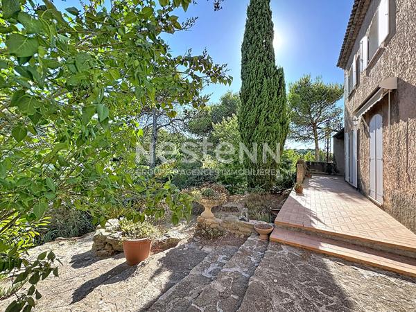Maison individuelle 5 pièces 160 m² sur un terrain arboré de 800 m² à Salon De Provence. Proche centre ville