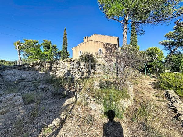 Maison individuelle 5 pièces 160 m² sur un terrain arboré de 800 m² à Salon De Provence. Proche centre ville