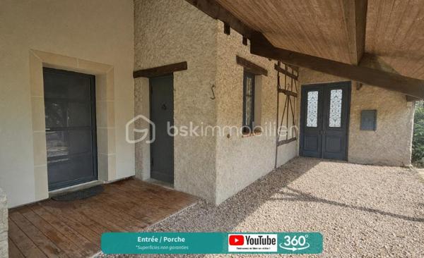 Une maison en exclusivité avec ses points forts :

- Hameau entre Beauce la Romaine et Charsonville
- Cachet et authenticité de l'ancien : (ancien relais de poste),
- Luminosité et beaux volumes,
- 4 chambres + bureau,
- 2 salles de bain/eau,
- Suite parentale,
- Magnifique jardin,
- 2 Terrasses,
- Nombreux rangements,
- 2 toilettes,
- Buanderie et dépendances,
- Poêle à granulés,
- Magnifique cuisine
- Diagnostic C...

La maison : 
Ancien relais de poste vous serez séduits par le charme de l'ancien entièrement rénové. C'est une perle rare que vous pouvez découvrir en exclusivité. La maison non mitoyenne fait près de 240m² habitables, pour un total de 8 pièces dont 4 chambres. Je vous laisse découvrir ce bien en commençant par le rez de chaussée. 

Le rez de chaussée : 
Un porche pour une entrée couverte et fonctionnelle - Une grande buanderie avec point d'eau  - Une grande entrée avec dressing (parfait pour les manteaux et chaussures) - Toilettes séparées suspendues avec meuble vasque - Pièce à vivre avec rangements et poêle à granulés - Magnifique cuisine récente contemporaine dinatoire (nombreux plans de travail et rangements) - Véritable bar d'époque (agréables soirées en perspective) - Véritable suite parentale avec dressing, double vasque et douche à l'italienne. Maison idéale avec une vie de plain pied possible. 

L'étage : 
Véritable parquet en bois massif pour tout l'étage - Le premier escalier vous amène à la deuxième chambre en mezzanine de la maison - Un second escalier dessert un espace bureau/mezzanine (idéal pour le télétravail) - Un vaste palier de charme avec de nombreux rangements (parfait pour le quotidien) - Deux très belles chambres spacieuses - Une grande salle de bain avec toilettes (pour satisfaire toute la famille).

Extérieurs et dépendances :
La parcelle de près de 1260m² est à l'abris des regards - Exposition Sud-Est - Une cour pour stationner plusieurs véhicules - Beau jardon arboré - 2 terrasses - Cabanon de rangement en bois - Petit atelier/verrière - Plusieurs appentis pour du rangement supplémentaire - Cave - Espace poulailler...

Côté technique : 
Ballon moins de 10 ans - Assainissement individuel - Diagnostic C - Pas d'amiante ni plomb - Menuiseries double vitrage - Radiateurs alimentés par poêle à granulés de moins de 10 ans - Murs en pierre et moellons avec isolation intérieure allant de 10 à 20cm.

Le secteur : 
Cette maison de charme se trouve dans un hameau entre Charsonville et Beauce la Romaine, anciennement Ouzouer le Marché - Accès rapide aux axes reliant Orléans, Blois et Beaugency - Établissements scolaires sur la commune (écoles et collège) et ramassage scolaire: idéal pour les familles - Bassin d’emploi porté par l’agriculture, la logistique et les pôles économiques alentours - Un emplacement recherché alliant tranquillité et accessibilité - boulangeries, bar-tabac, restauration, coiffure etc...

Visite virtuelle 360° sur demande,
Vidéo de présentation sur ma page YouTube,
J'attends votre appel pour planifier une visite. Dans le cadre de votre projet d’acquisition et conformément aux dispositions de la loi ELAN, nous souhaitons vous informer de vos droits avant la visite du bien que vous envisagez. Nous vous rappelons que vous avez la possibilité de vous faire accompagner, lors de la visite, par un professionnel de la construction de votre choix (architecte, expert en bâtiment, maître d’œuvre, artisan, etc.). Cette démarche peut vous permettre d’obtenir un avis technique éclairé sur l’état du bien, d’identifier d’éventuels travaux à prévoir et de sécuriser votre projet d’acquisition. Nous vous remercions de bien vouloir nous informer en amont de la visite si vous souhaitez être accompagné(e), afin de faciliter l’organisation de celle-ci dans les meilleures conditions.