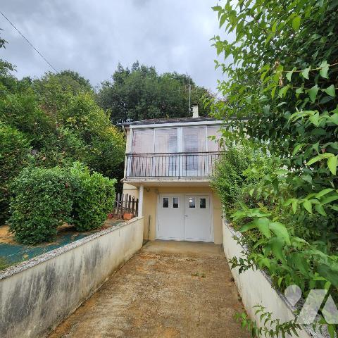 Pavillon sur sous-sol avec terrasse et petit terrain