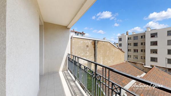 Appartement
         3 pièces
        - 78 m² Exclusivité 290 000 € *