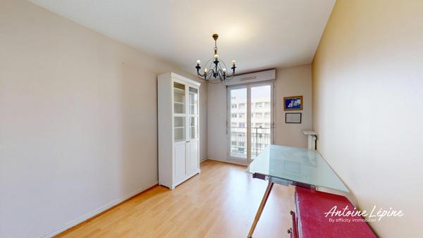 Appartement
         3 pièces
        - 78 m² Exclusivité 290 000 € *