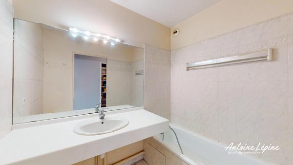 Appartement
         3 pièces
        - 78 m² Exclusivité 290 000 € *