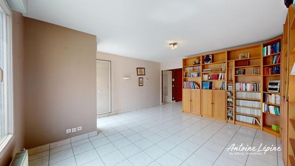 Appartement
         3 pièces
        - 78 m² Exclusivité 290 000 € *