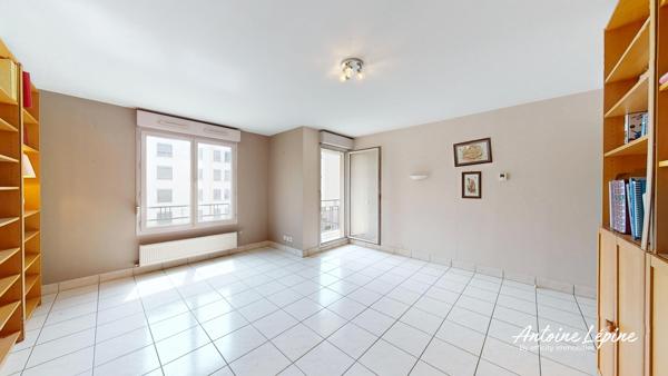 Appartement
         3 pièces
        - 78 m² Exclusivité 290 000 € *