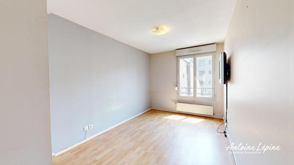 Appartement
         3 pièces
        - 78 m² Exclusivité 290 000 € *