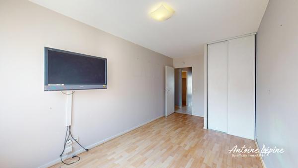 Appartement
         3 pièces
        - 78 m² Exclusivité 290 000 € *