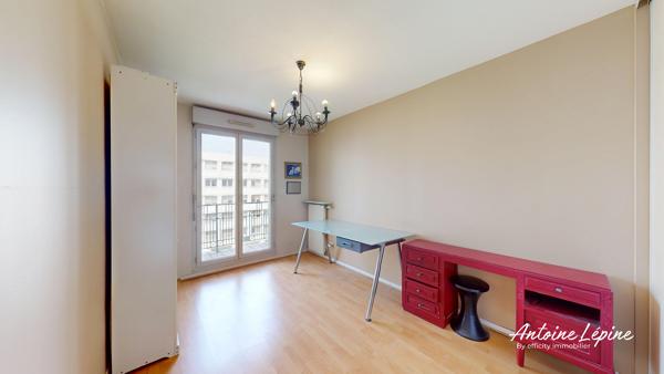 Appartement
         3 pièces
        - 78 m² Exclusivité 290 000 € *