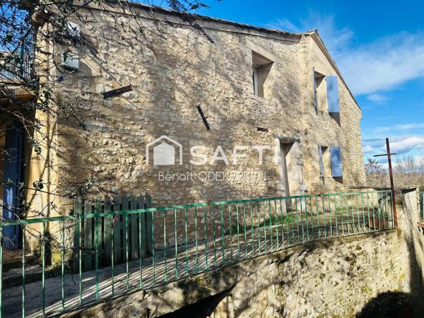 Propriété de caractère du XVIIe siècle au calme, 280 m² habitables sur un terrain de 4 580 m², en hameau à Dauphin.