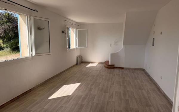 Maison à vendre    6 pièces •  Tulette