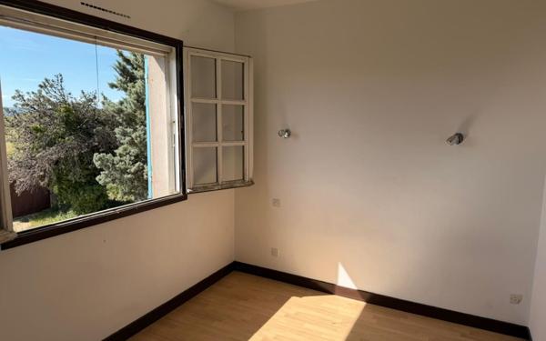 Maison à vendre    6 pièces •  Tulette