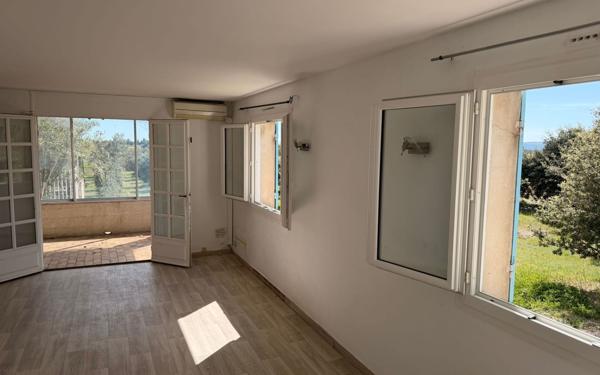 Maison à vendre    6 pièces •  Tulette