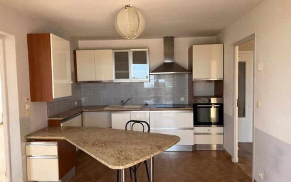 Maison à vendre    6 pièces •  Tulette
