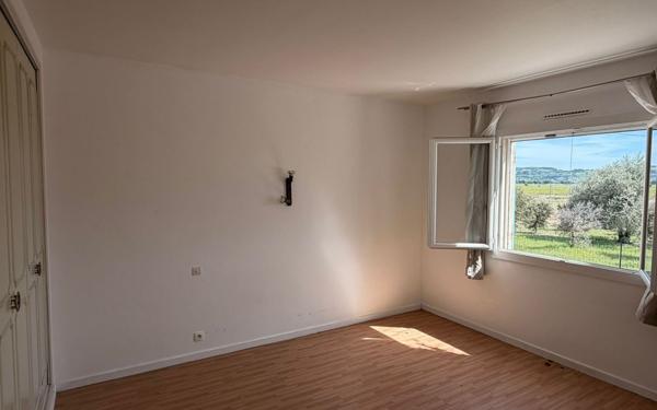Maison à vendre    6 pièces •  Tulette