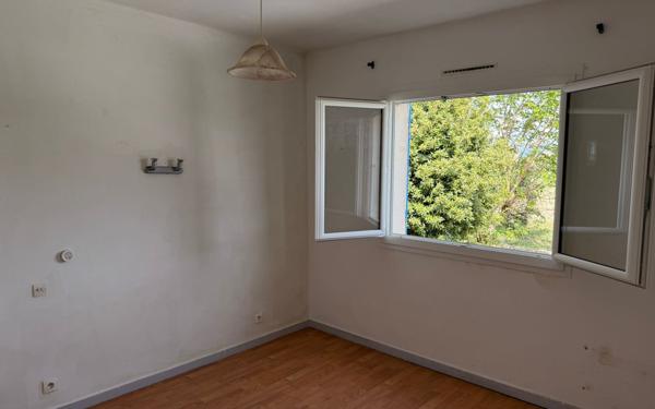 Maison à vendre    6 pièces •  Tulette