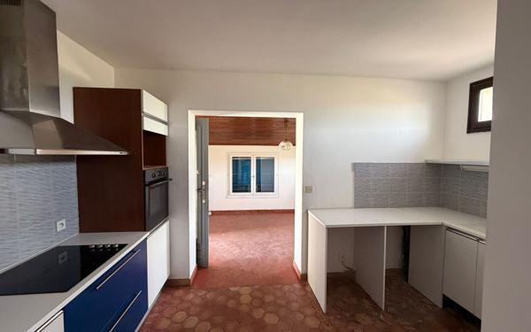 Maison à vendre    6 pièces •  Tulette
