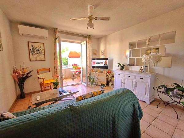 MONTEUX : T2 LOUÉ AVEC BALCON, PISCINE ET PARKING PRIVATIF