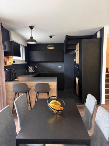 T4 duplex avec terrasse, garage et place de parking privative
