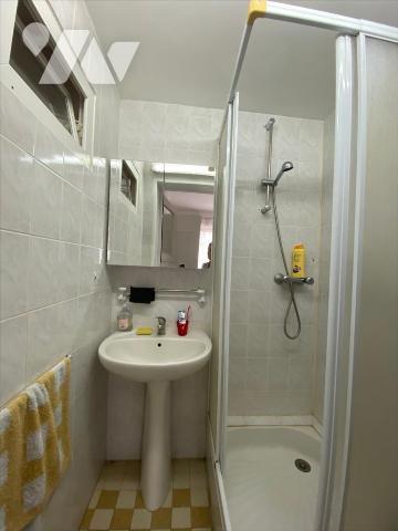 Un
ensemble immobilier situé dans le centre-ville de BEAUMONT LE ROGER, composé de 2 logements,...