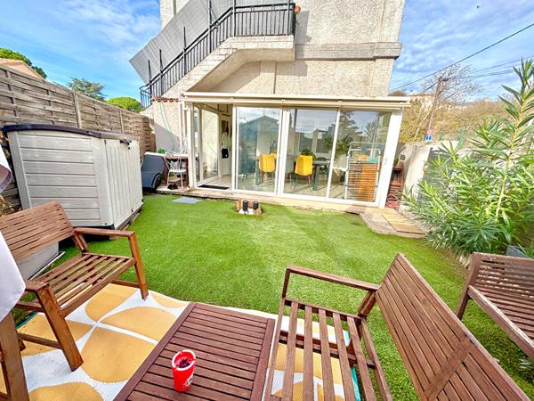 MARSEILLAN, Maison avec dépendance, garages et jardins